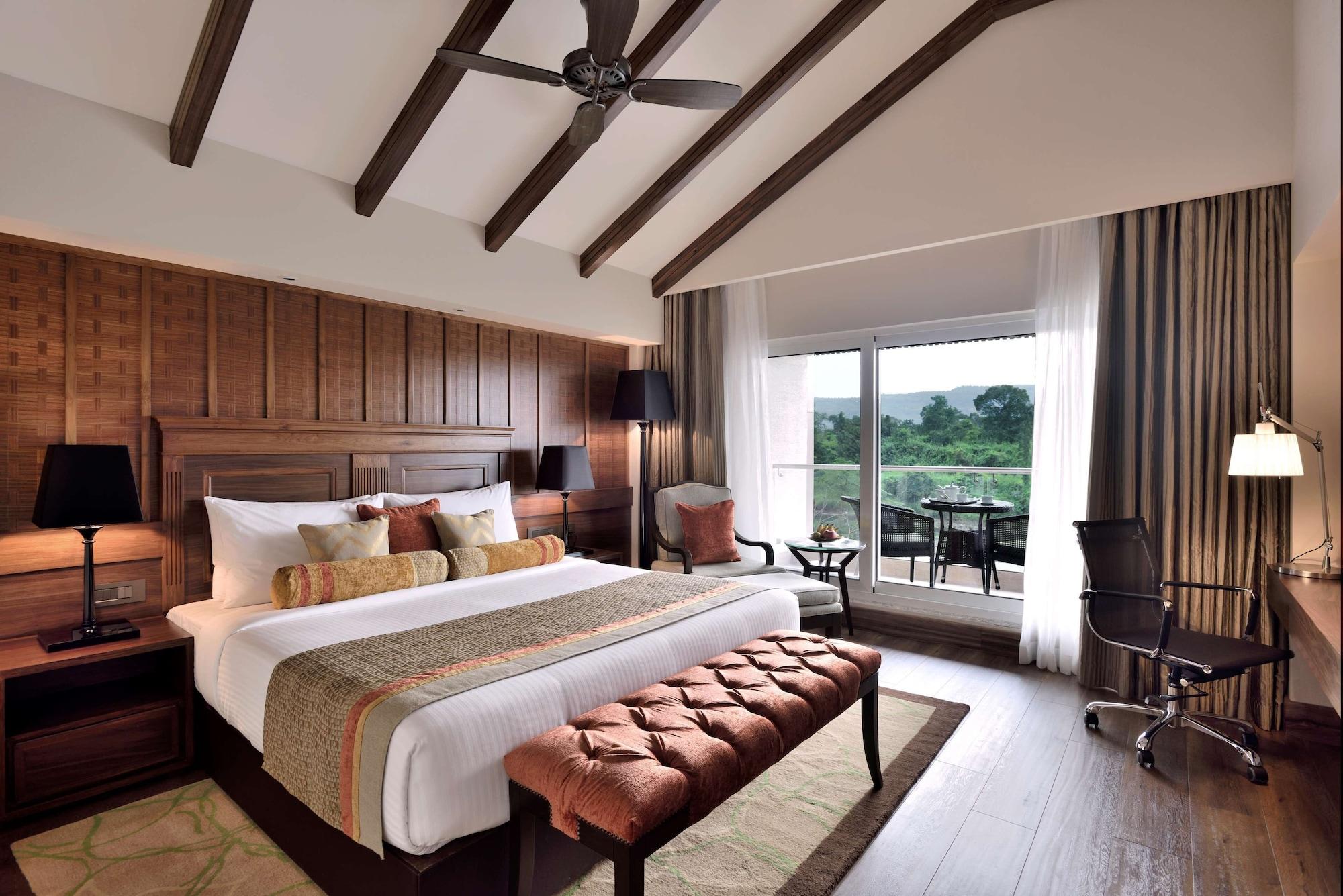 Radisson Blu Plaza Resort & Convention Centre Karjat Exterior foto