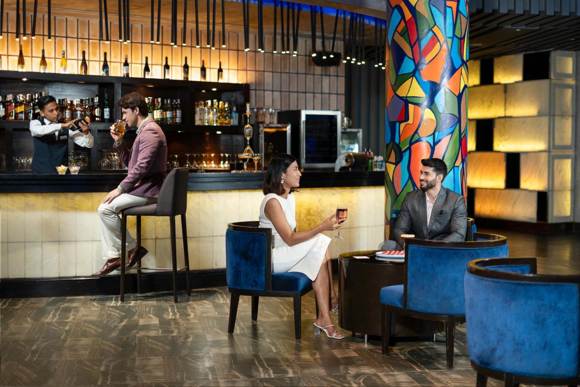 Radisson Blu Plaza Resort & Convention Centre Karjat Exterior foto The Bar