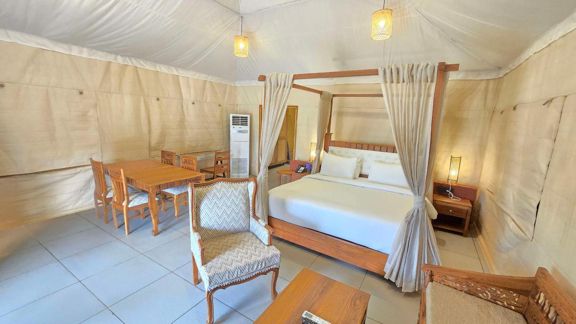 Radisson Blu Plaza Resort & Convention Centre Karjat Exterior foto A tent at the resort